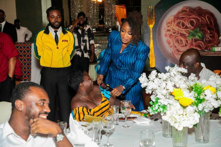 Brand Ambassador Naa Ashorkor interacts affably with Olam Agri dealers, who had attended from all over the country. 