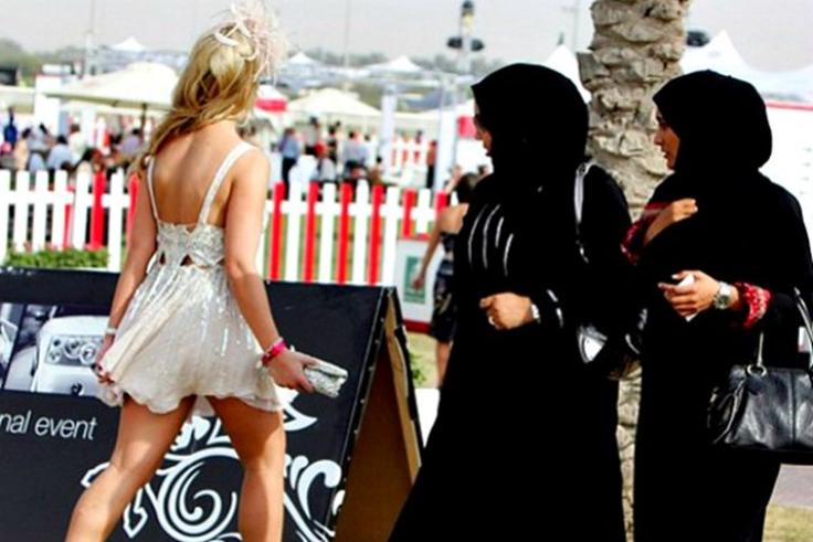 5 countries with the strictest dress codes