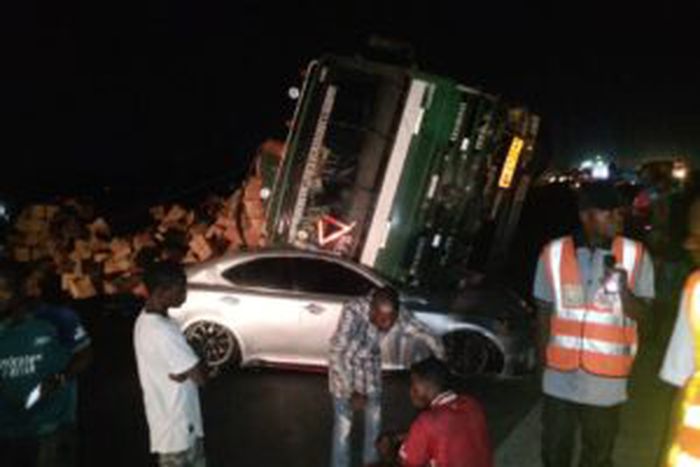 The commander said that the injured persons were taken to Lagos State Mobile Clinic for treatment.