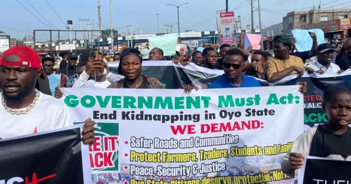 Protest erupts in Ibadan over abducted Oyo pupils, teachers as NUT begins indefinite strike