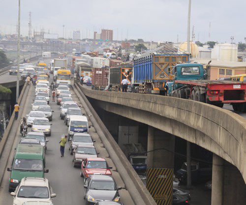 Lagos govt diverts traffic for emergency maintenance work on Marine Bridge