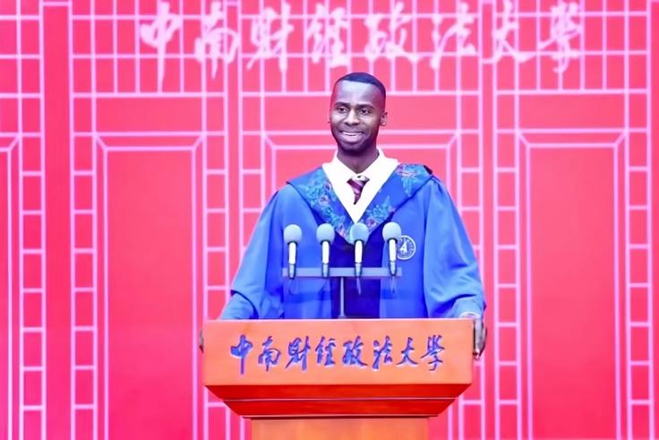Nigerian graduate leaves China speechless with perfect Mandarin graduation speech (VIDEO)