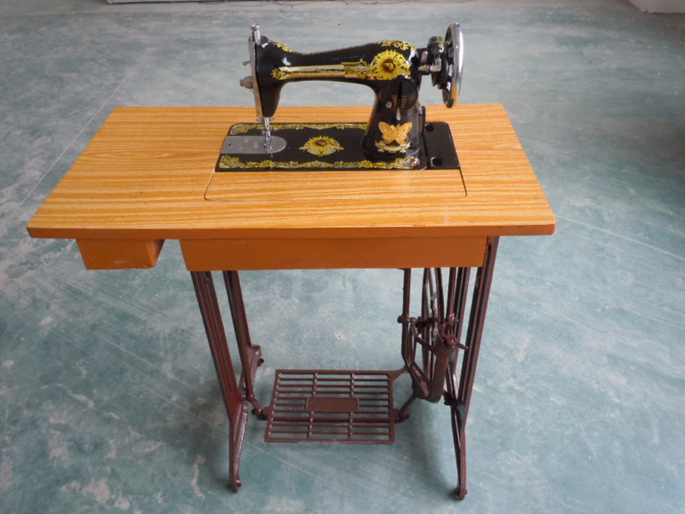 Butterfly sewing machine