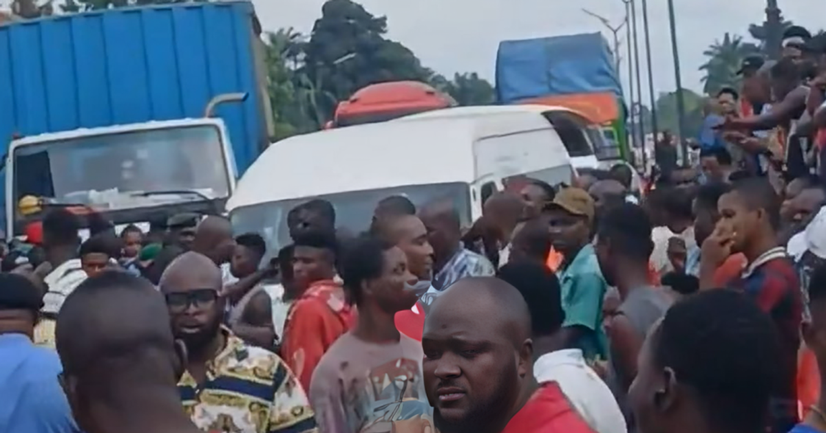 Police Rescue 10 NYSC Corps Members After Imo Bus Attack | Pulse Nigeria