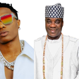 Wizkid joins Wasiu Ayinde on stage, showers him with bundles of naira notes