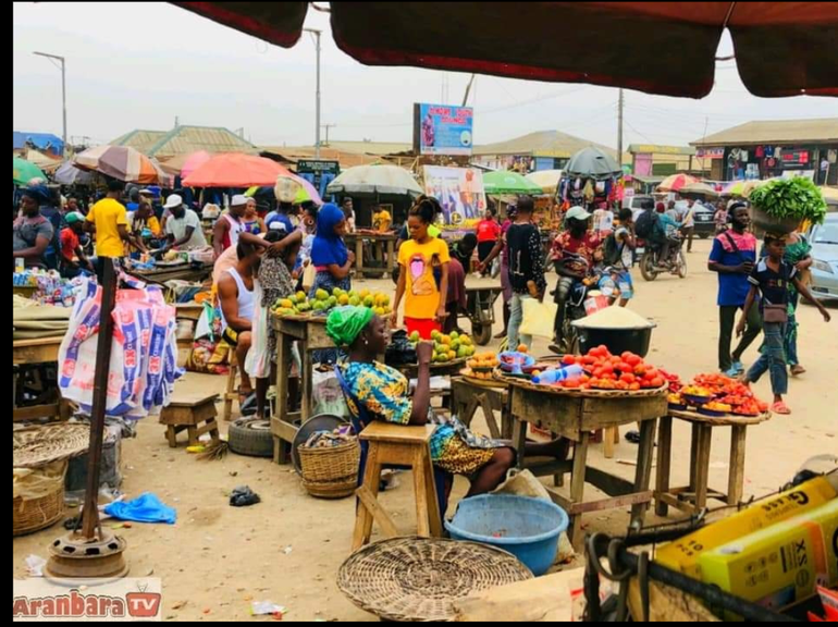 Traders at Mowe Market in the Obafemi Owode Local Government of Ogun State. PC: ModernNaijaNews
