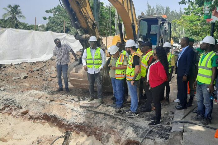 David Umahi apologises to Lagos residents and Tinubu for the traffic gridlock and denies knowledge of the Independence Bridge closure.