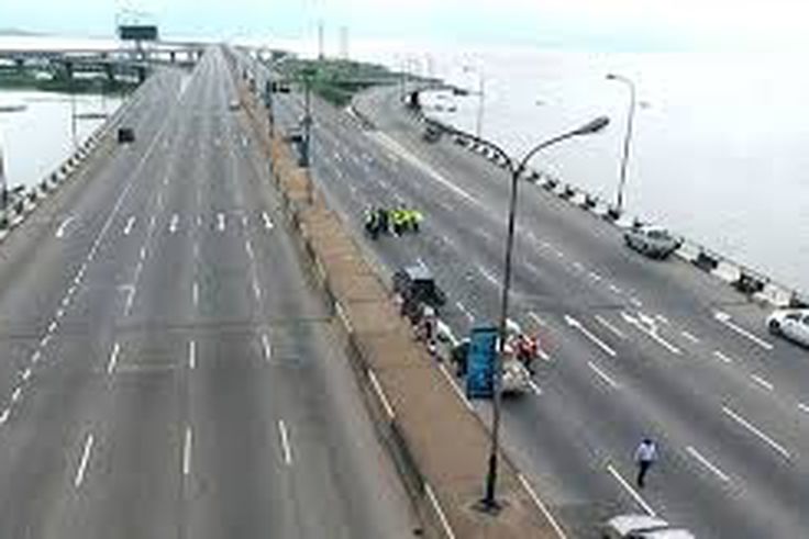 Commuters relieved as FG reopens vital Lagos bridge amid repairs