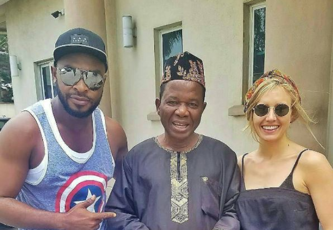 Chiwetalu Agu with the cast of 'The Wedding Party 2'
