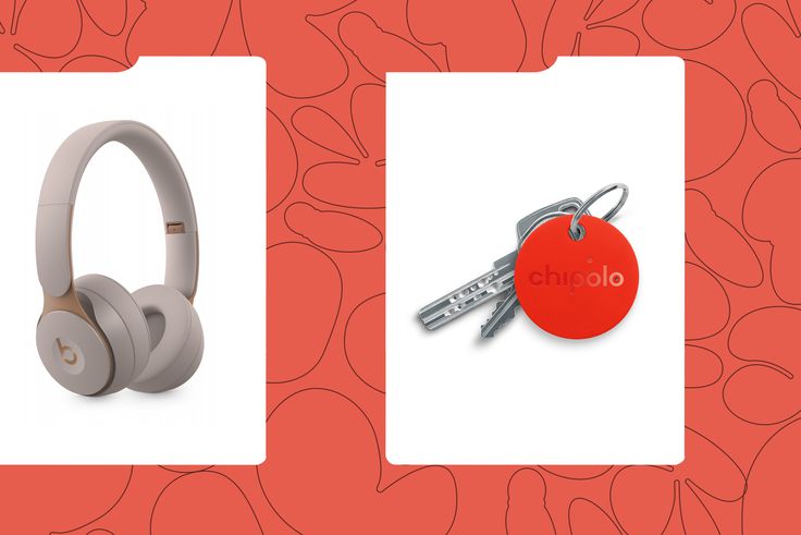 8 Flight Essentials You Need For a Peaceful Journey