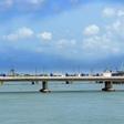 WATCH: Panic on Carter Bridge as woman jumps into Lagos lagoon, what happened next leaves bystanders stunned