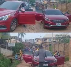 The vehicle targeted by the abductors.