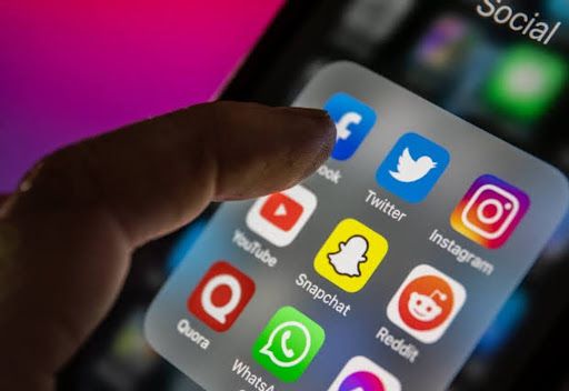 How to regulate social media usage for maximum productivity