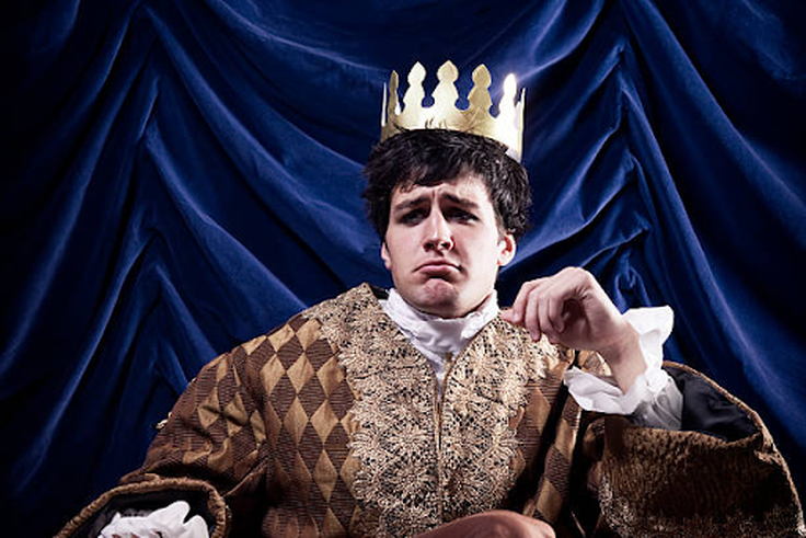 If You’ve Ever Dated for an Aesthetic, Congrats! You’ve Been ‘Throning’!