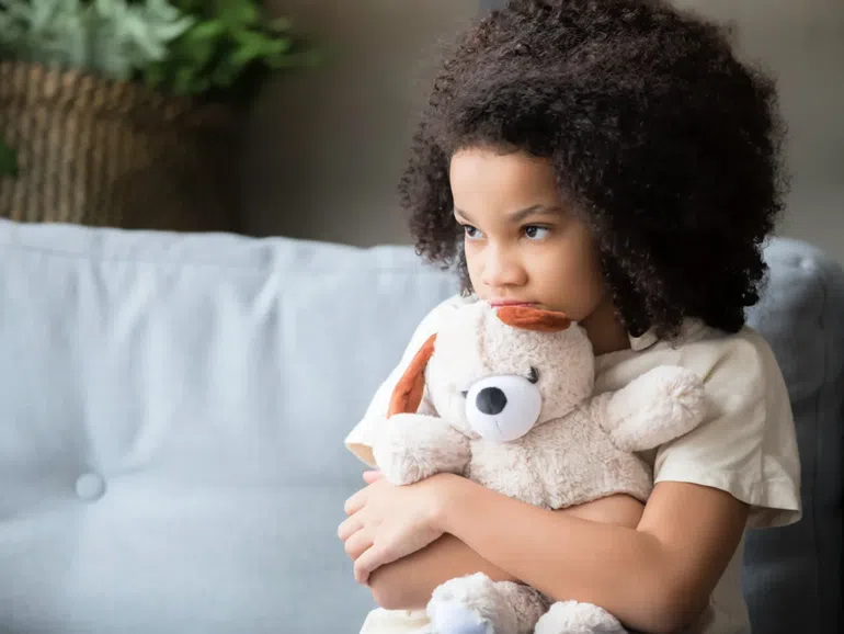 avoidant-attachment-causes