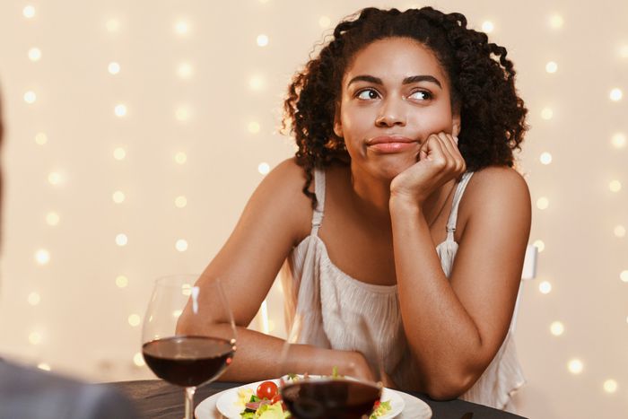 5 subtle signs someone is struggling to hide their dislike for you