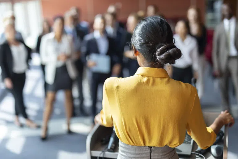 How to build confidence as ambitious woman & speak up at your workplace