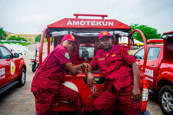 olubadan-inaugurates-ibadan-guards