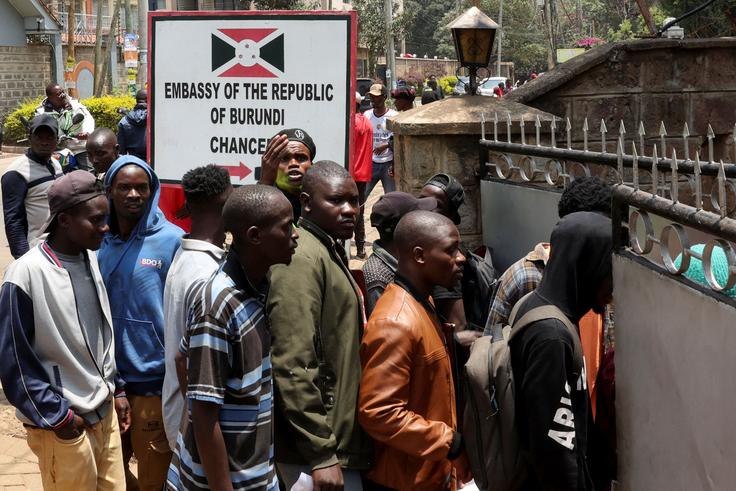 Foreigners flee Kenya in hundreds after business ban, compare treatment to South Africa's xenophobic attacks