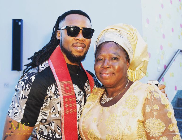 flavour-nabania-mom