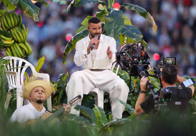 Ricky Martin sings "Lo que le pasó a Hawaii" at the Super Bowl 2026 halftime show