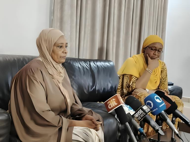 Asia El-Rufai demanding a fair trial and medical care for detained husband Nasir El-Rufai during a press briefing.