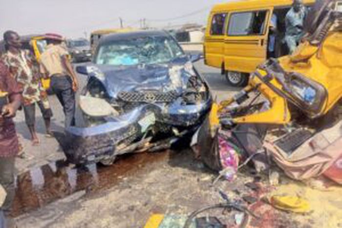 7 injured on Lagos-Badagry Expressway as commercial bus collides with Camry