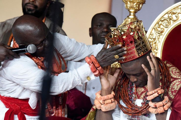 Why Nigerian Kings never remove their crowns in public