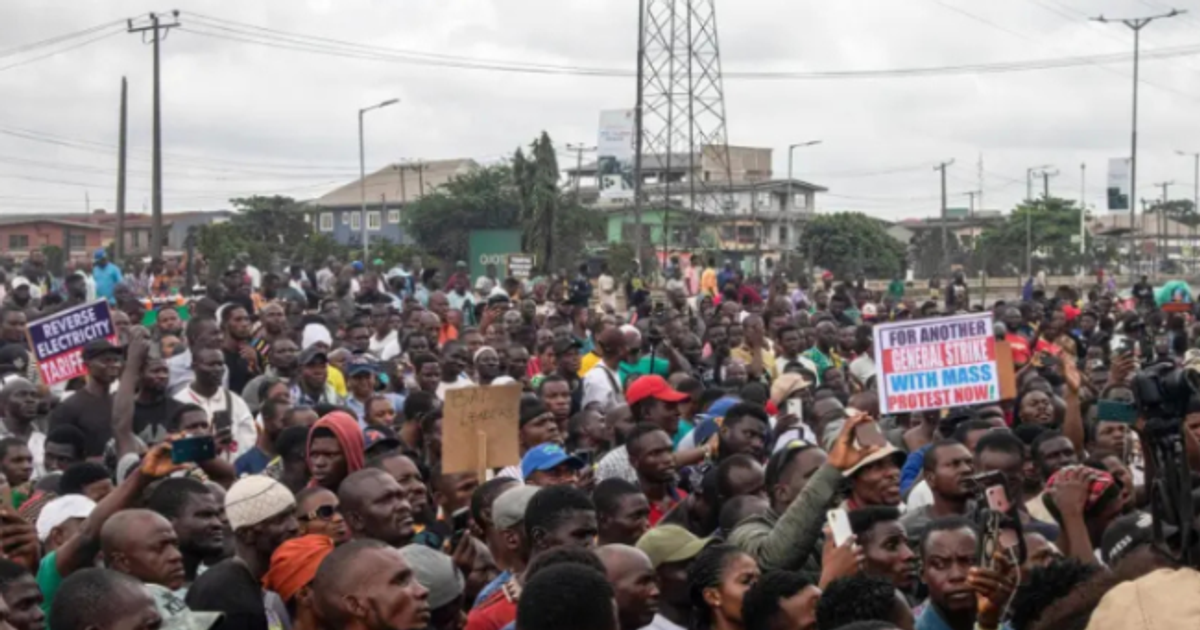 Lagos Youths Protest Persistent Blackouts as Tinubu's Power Promise Remains Unfulfilled