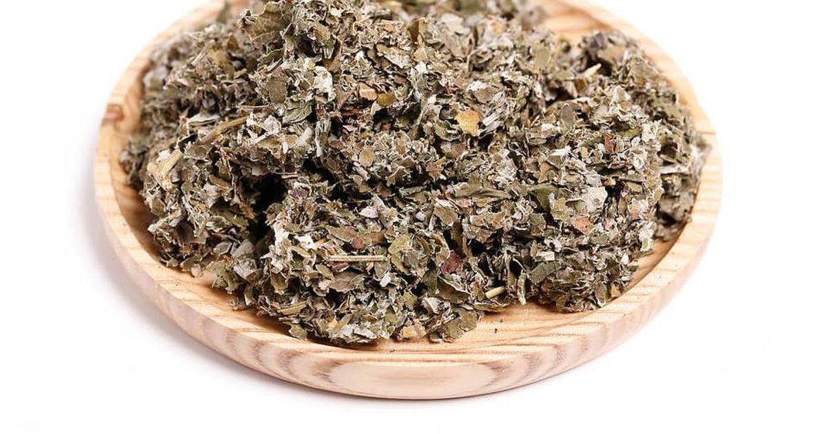 Here is why raspberry leaf tea is good for your health as a woman ...