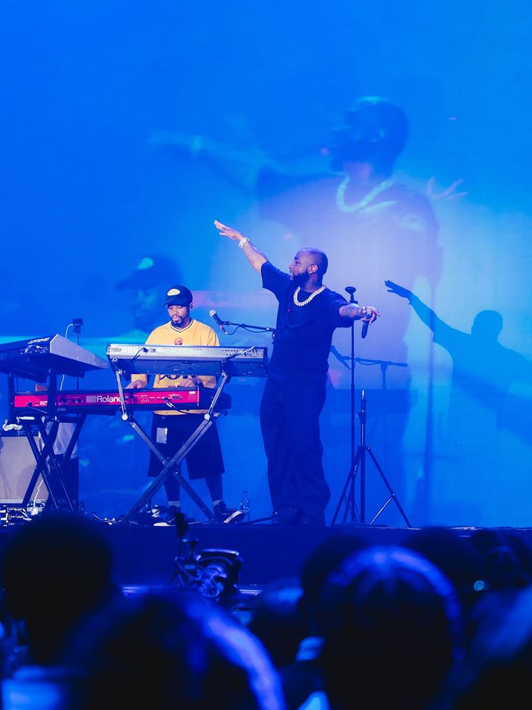 King Lekan performing at Davido's Lagos concert