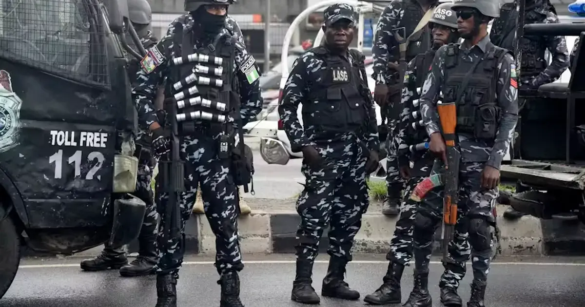 Enugu manhunt: Bus driver, conductor snatch police AK-47, knock down officer