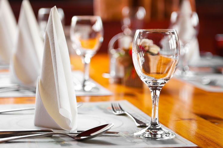 7 etiquettes you must observe at restaurants this festive season