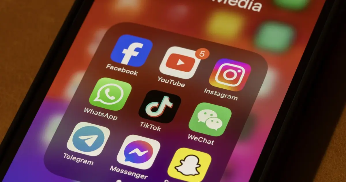 UK to Ban Social Media for Children Under 16 in Historic Crackdown