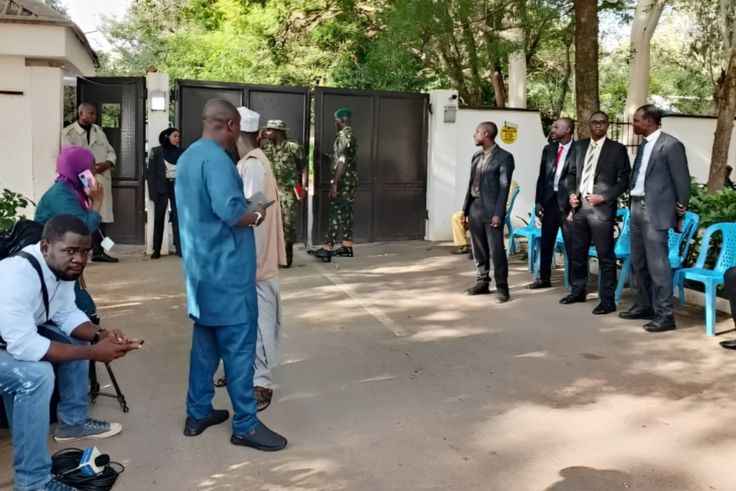 Security tightens at Buhari’s residence as grave digging begins