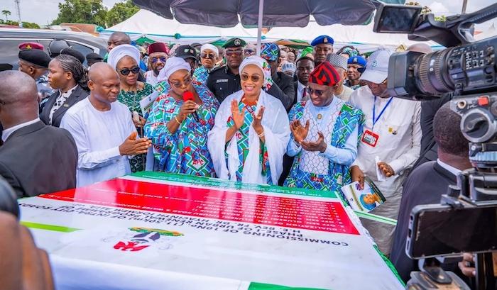 First Lady Oluremi Tinubu alongside Governor Hyacinth Alia during the official commissioning ceremony of new infrastructure networks in Benue State.