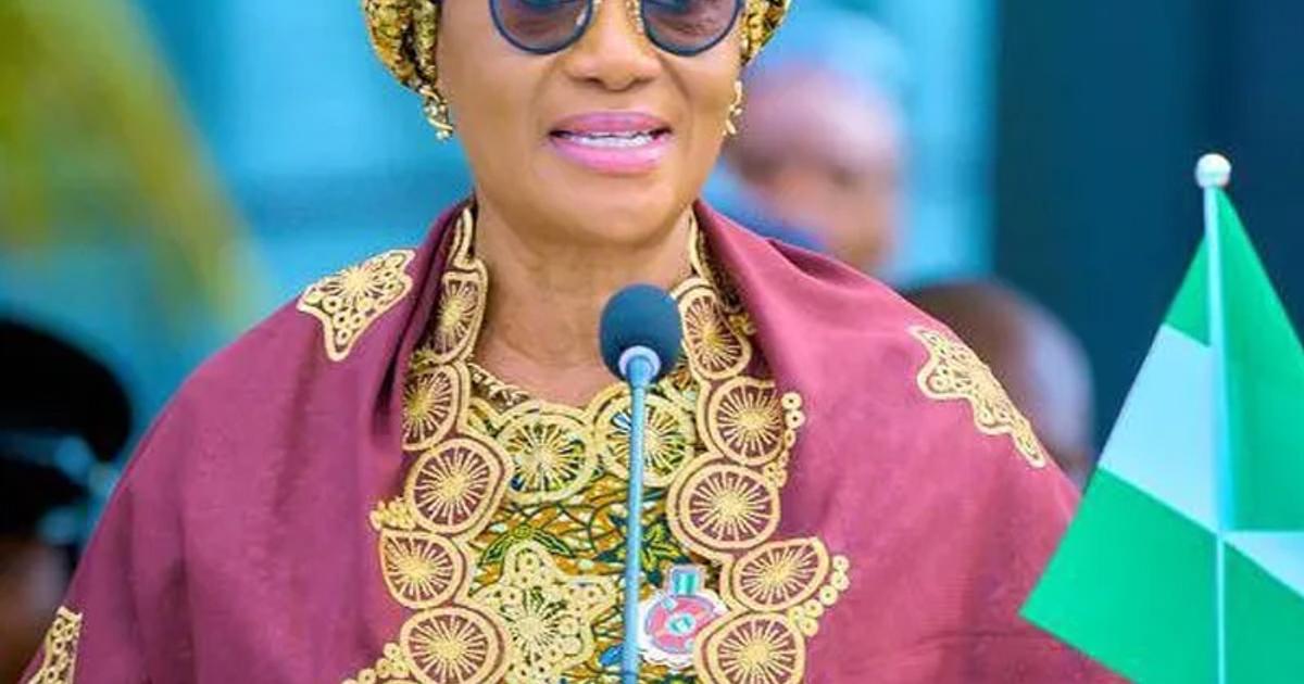 Remi Tinubu gives ₦100m grant to 2,000 Benue women, opens ICT centre