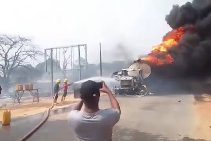 VIDEO: 50 lives lost including pregnant woman as fuel tanker explodes in Niger