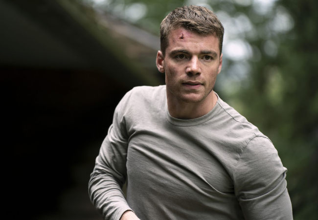 Gabriel Basso as Peter Sutherland