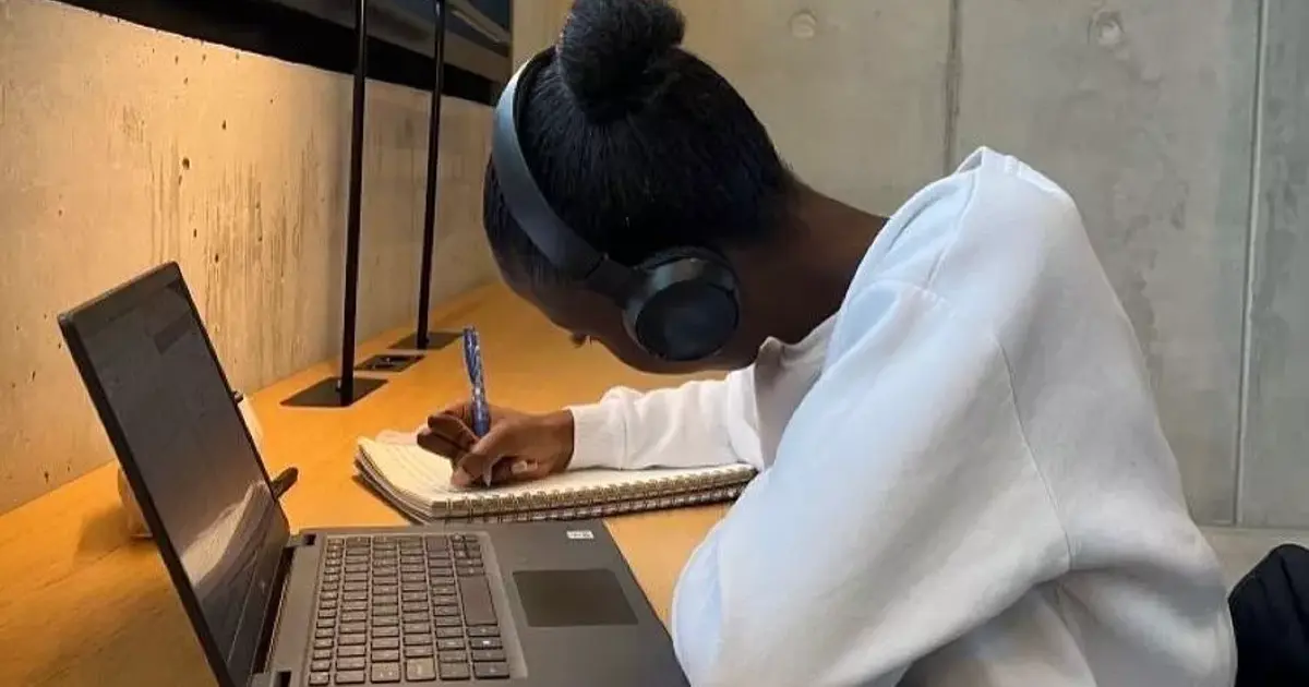 10 Smart Ways Nigerian Students Can Earn Money While Awaiting Admission