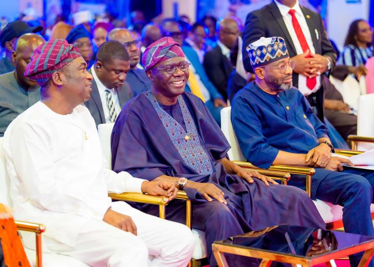 Lagos pays ₦3.1bn to 331 owners of land and buildings acquired for roads