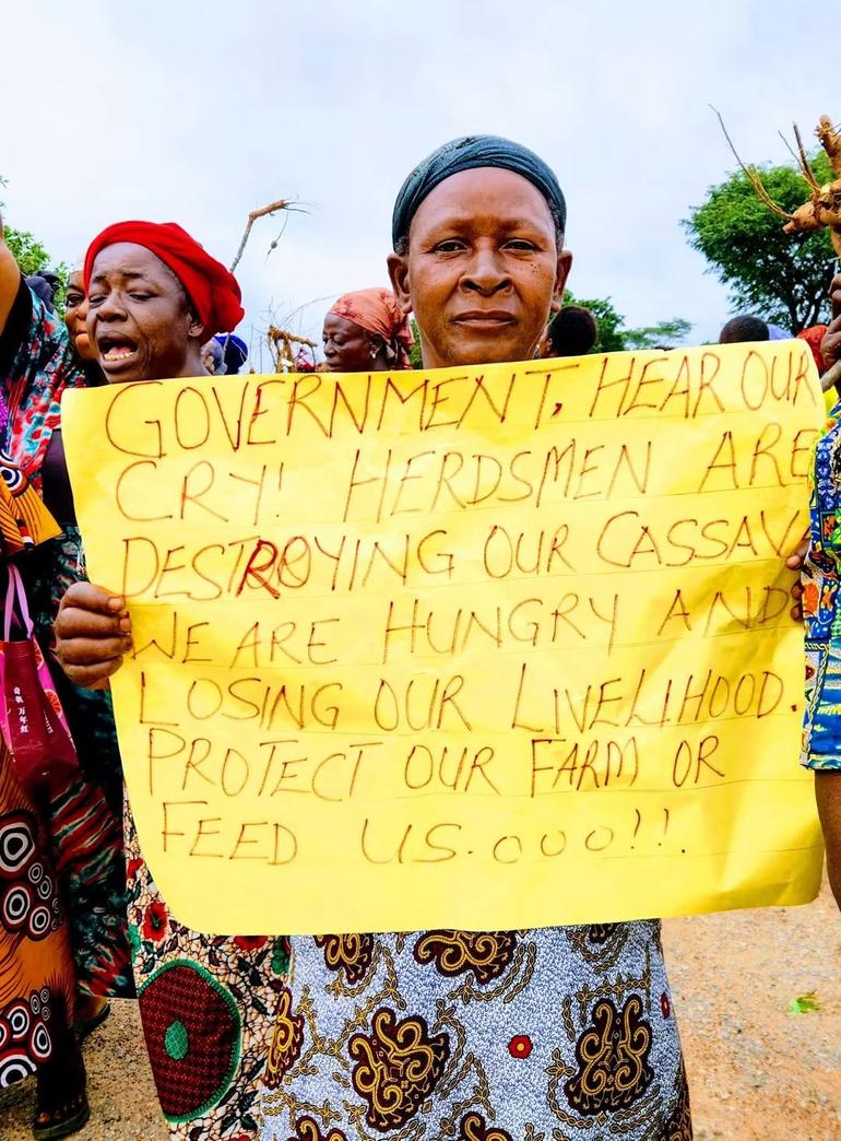 Women in Obinolu Ngodo protesting