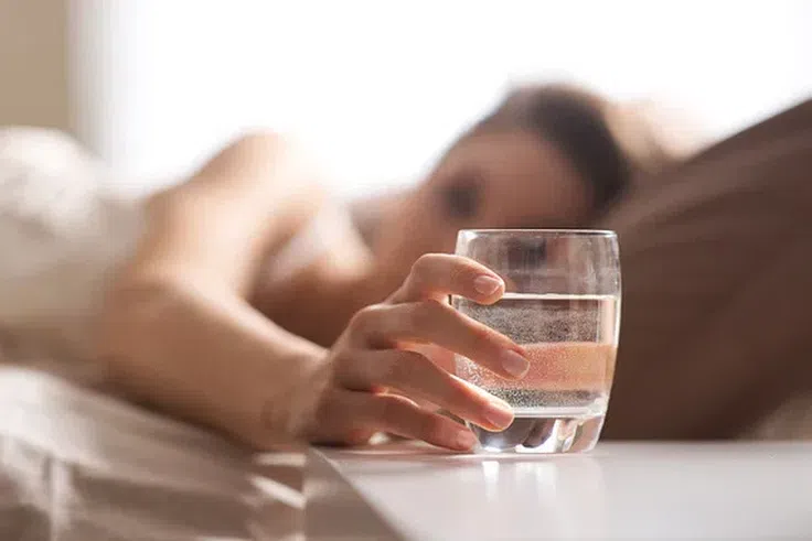 10 benefits of drinking warm water on an empty stomach every morning