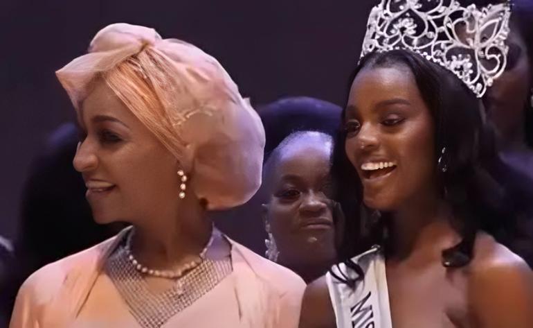 Chidimma Adetshina standing with her mother