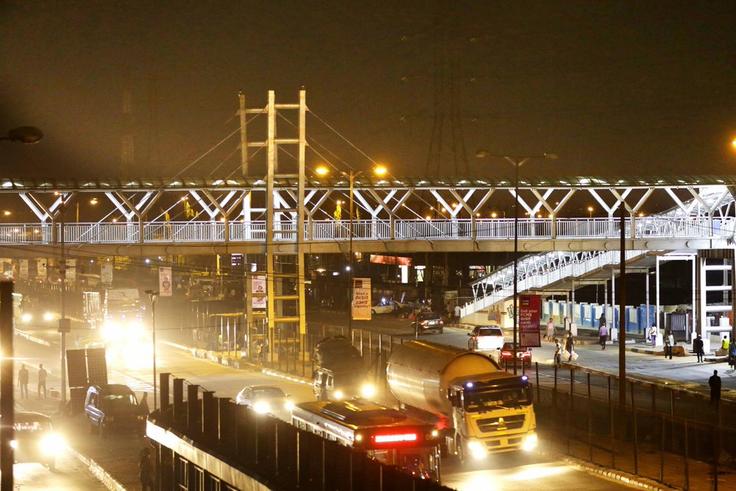 "They nearly robbed me": Dispatch rider warns Lagos residents of dangers on pedestrian bridges at night