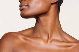 3 Natural ways to tighten neck skin and reduce a double chin