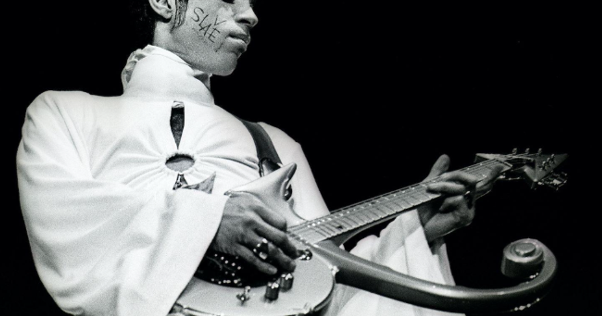 How a famous American music star wrote 'SLAVE' on his face in protest against his record label