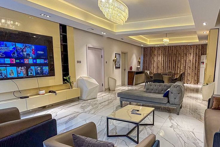 Why Ambassadors, Expats, and Business Travellers Choose Sujimoto Luxury Short-Let Apartments for Detty December