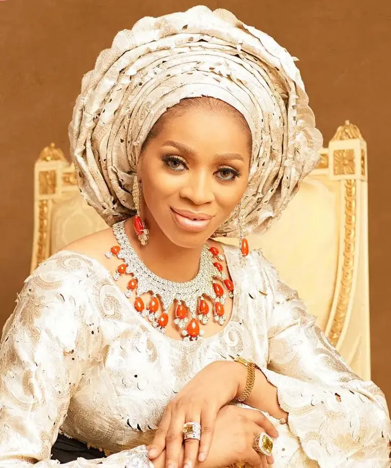 Shade Okoya