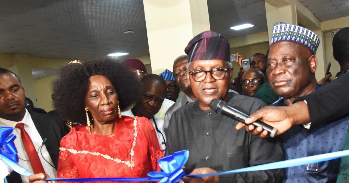 Africa's richest man Aliko Dangote donates ₦550 million to Nigerian university for new student hostels